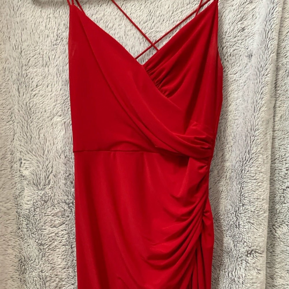 Adrianna Papel Floor length Dress!🤤🤤